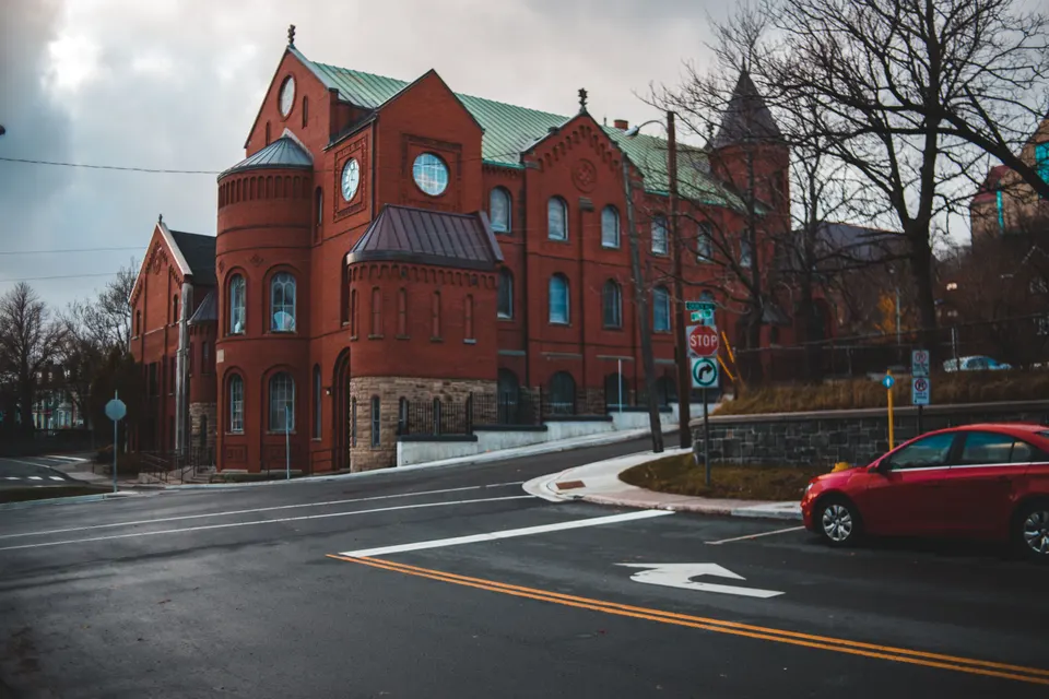 Acushnet Center — roofing contractor